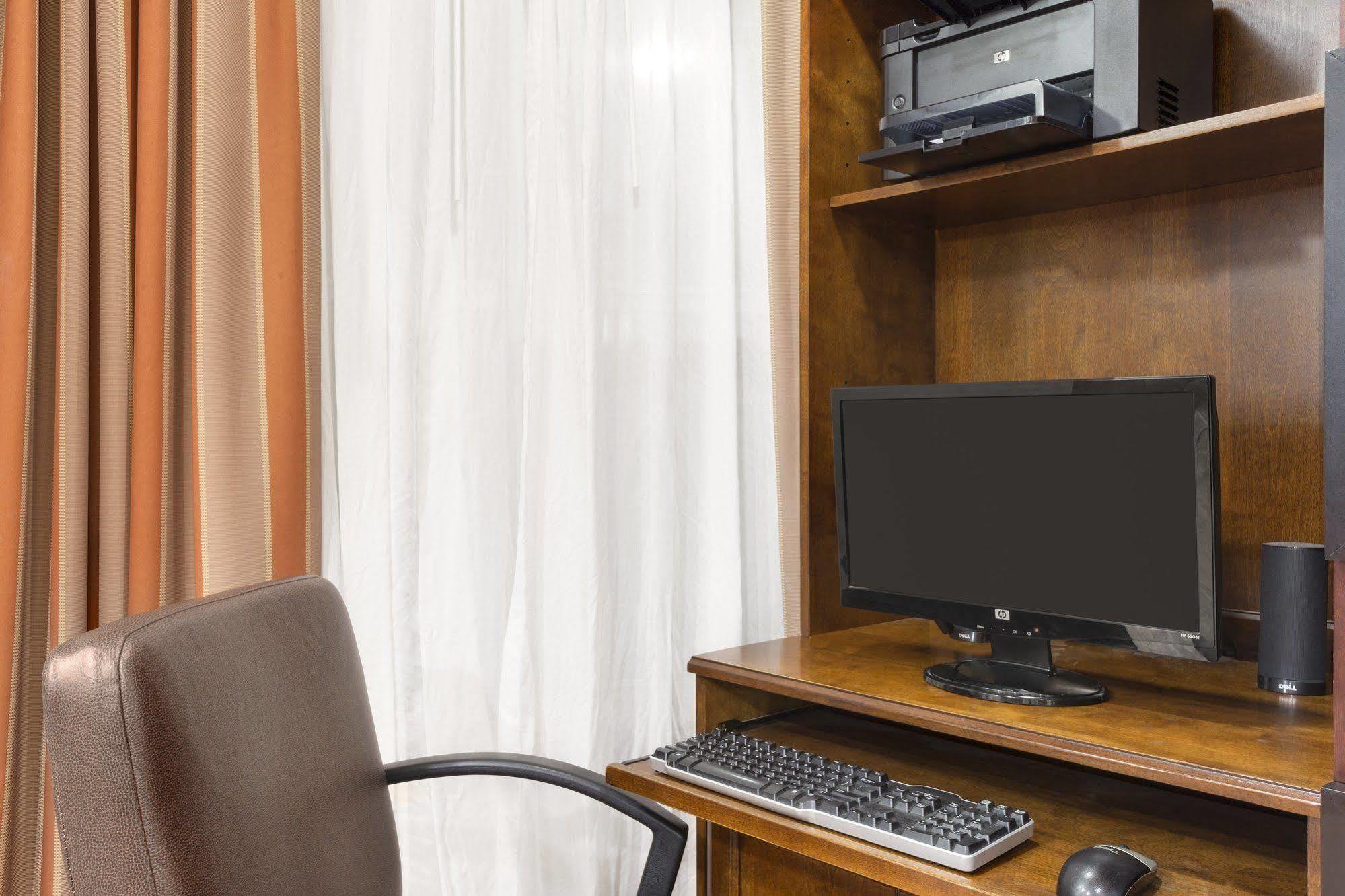 Country Inn & Suites By Radisson, Elk Grove Village-Itasca المظهر الخارجي الصورة